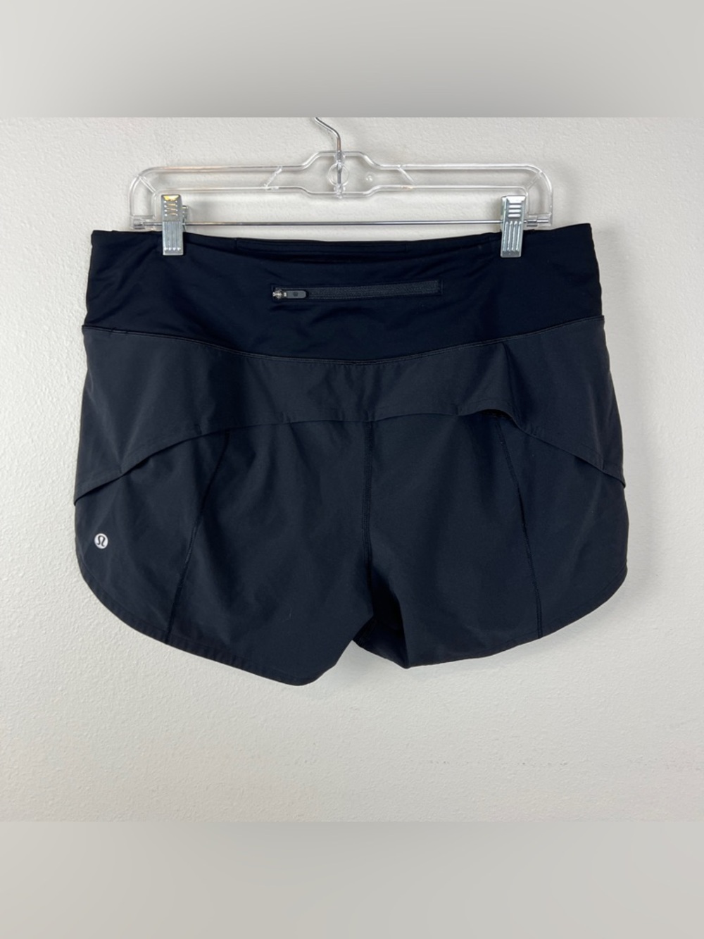 Lululemon Speed Up Shorts Mid Rise - Picture 3 of 4